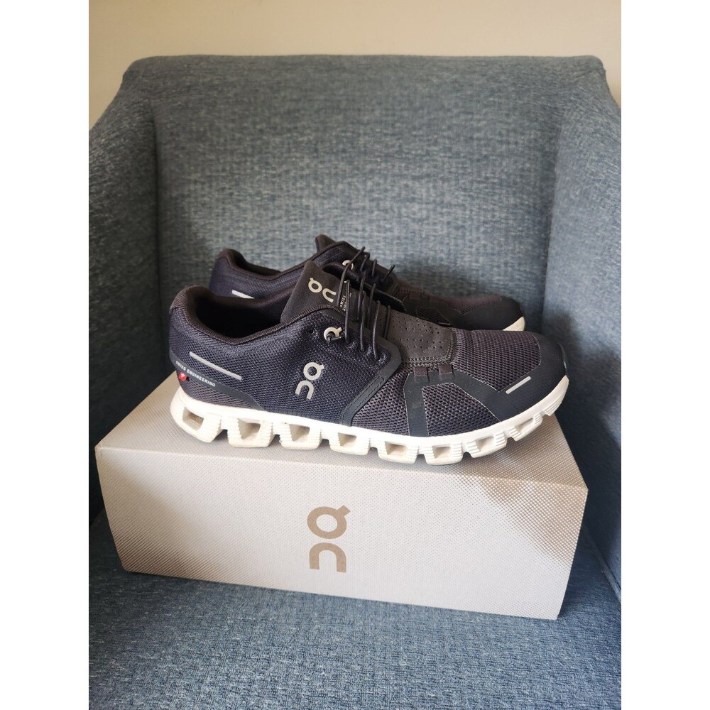 On Cloud Women's "Cloud 5" Black & White Running Shoes Size 9.5